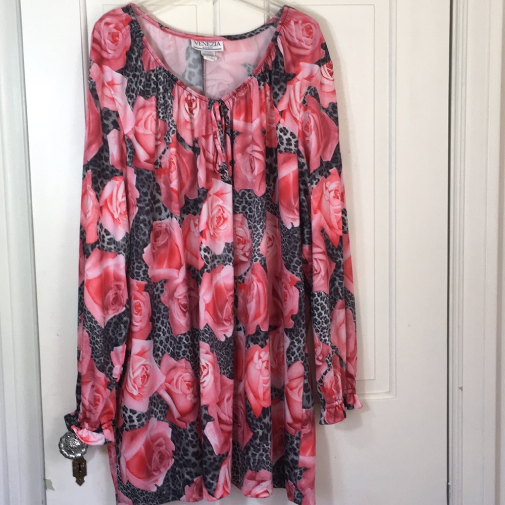 Venezia vitale animal print w/red roses flowy top